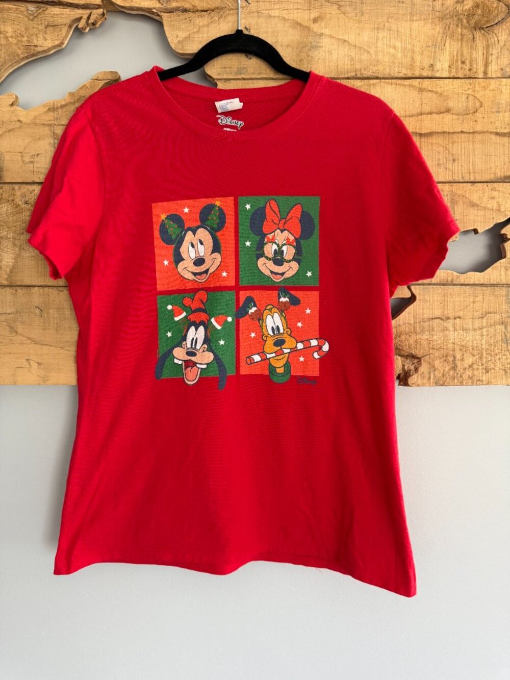 Disney Christmas Mickey & Friends Graphic T-Shirt | Like New Condition | Size L
